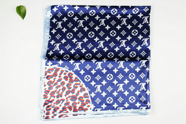 Iv square scarf 42